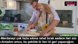 Üvey Abisine Sarılarak Sessizce Günaydın Demek İsterken Sopa Gibi Yarağı Dar Amına Girdi