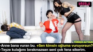 Latin Üvey Annesiyle Yatağını Paylaşmak Hiçte Fena Bir Fikir Değilmiş